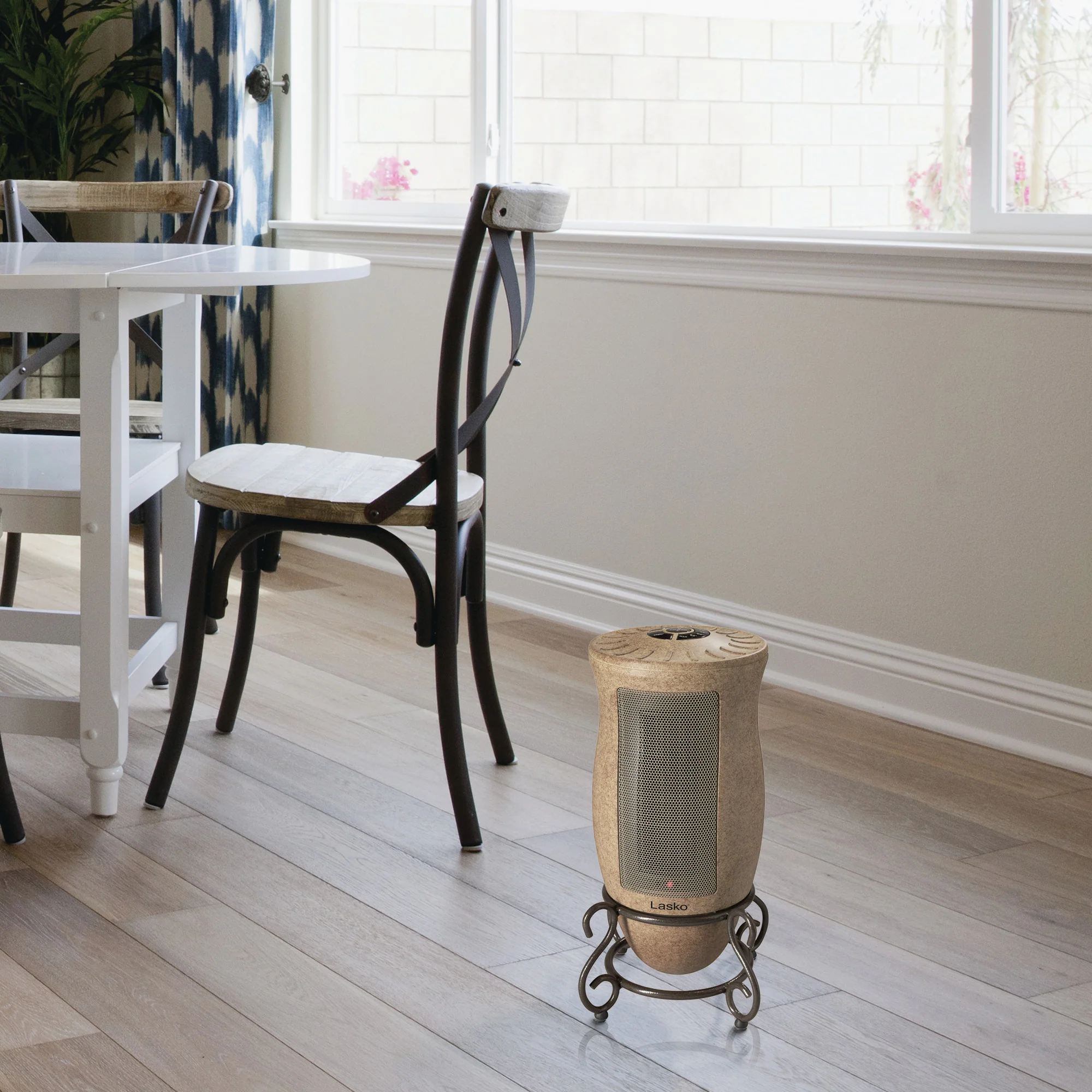 Lasko Designer Series Oscillating Ceramic Space Heater (beige) - Image 10