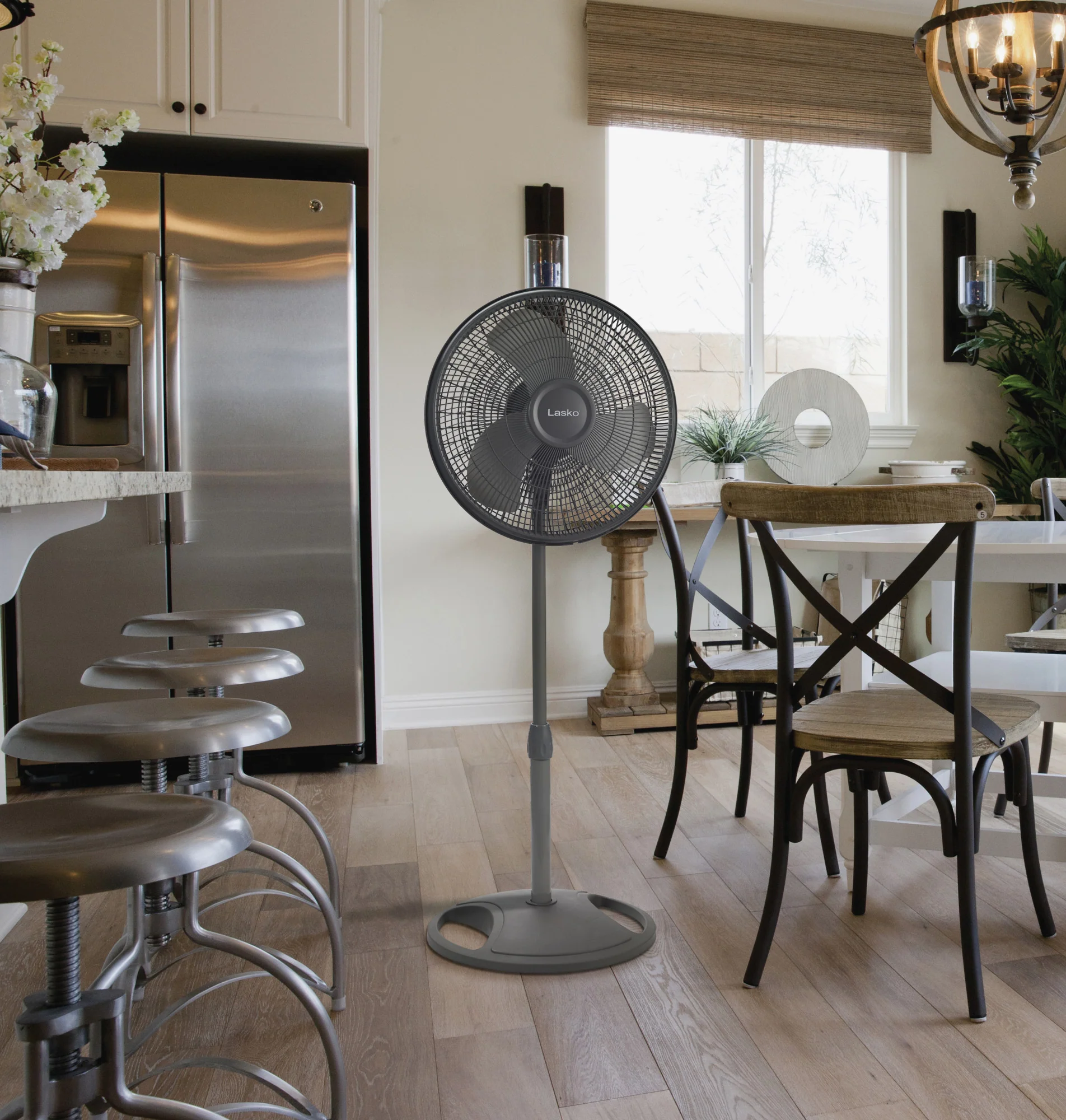 Lasko Performance 16" Pedestal Fan (3-speed, white) - Image 7