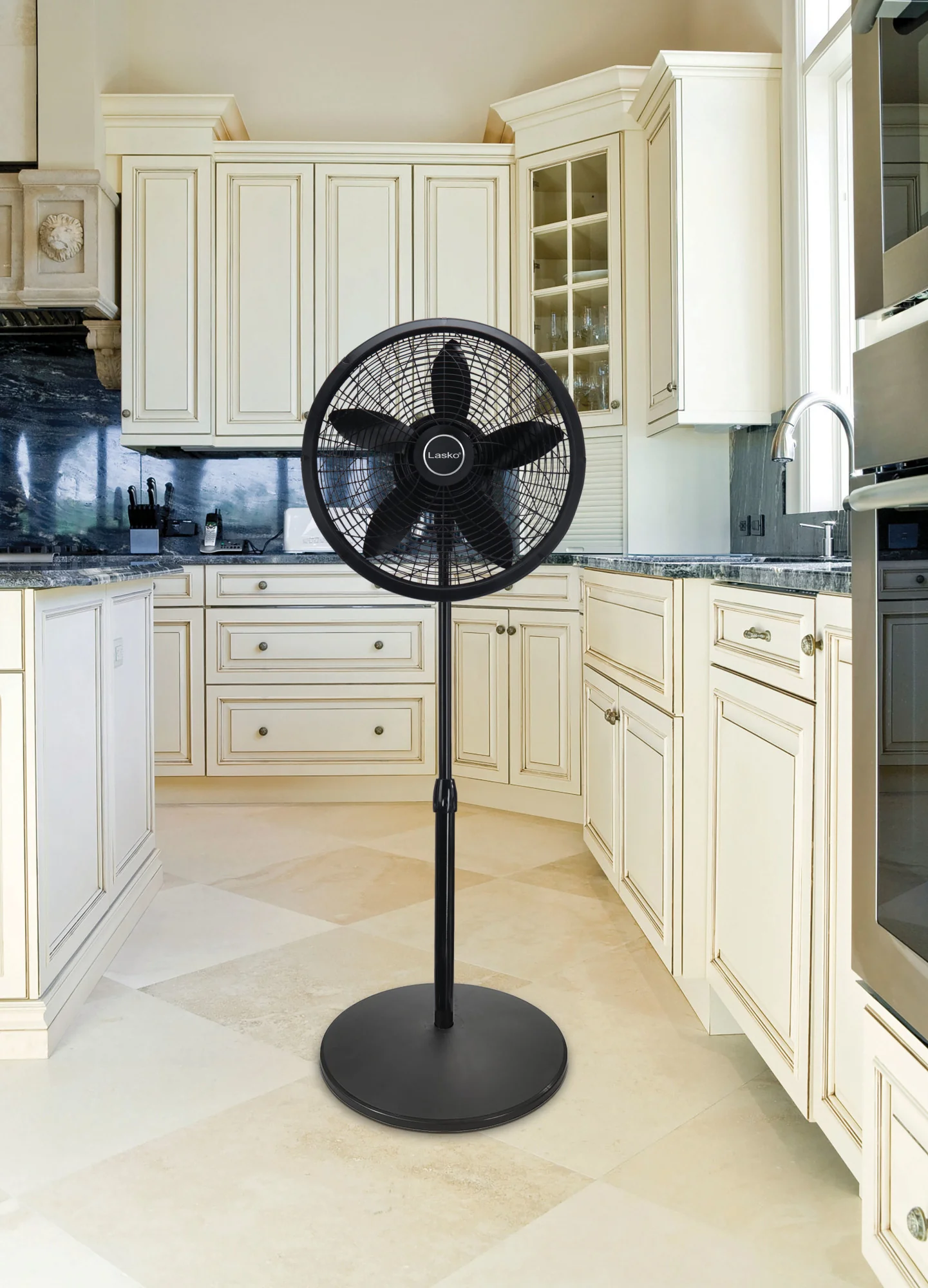 Lasko Performance 18" 3-speed Pedestal Fan (black, model 1827) - Image 13